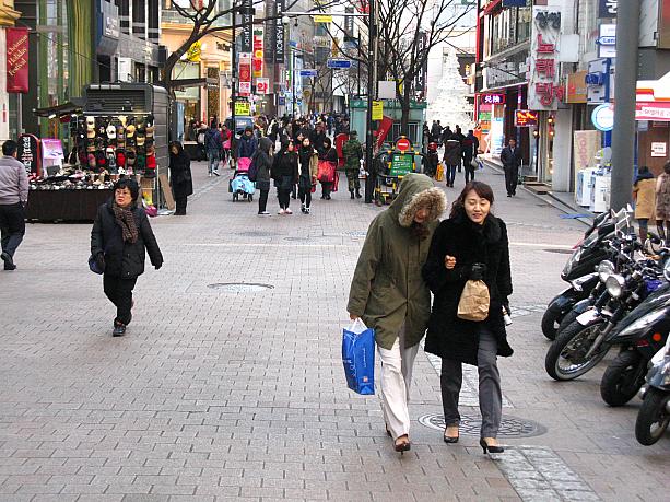 ひゃーっ、さむいっっ！！今日は予報どおり、氷点下の一日！<br>朝の最低気温はマイナス12℃、午後1時半頃、この時の気温もマイナス8℃！