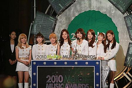 「2010メロンミュージックアワード」に行って来ました！ メロンミュージックアワード 2NE1 少女時代 CNBLUE IU T-ara 2PM 2AM 4men DJ DOC ソン・ジュンギイ・スンギ