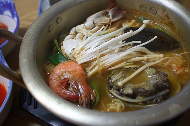アワビ入りの豪華な辛ラーメン！
