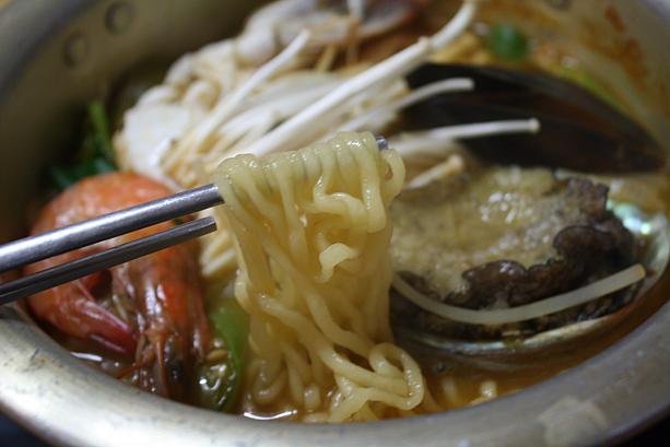 インスタントラーメンですが、海の旨みたっぷり！