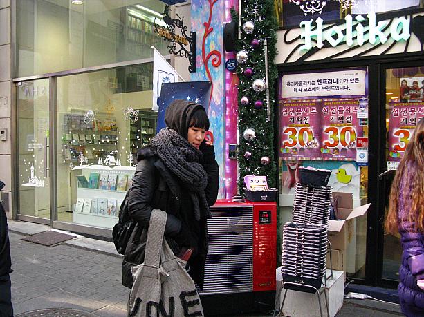 フードの上からマフラーをぐるぐる巻いたり！