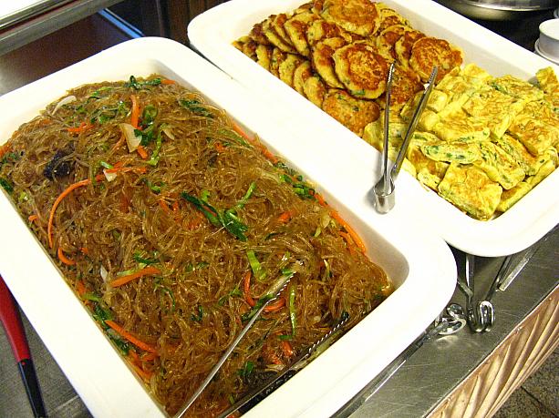 チャプチェにチヂミに卵焼きもあります！