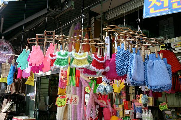 市場だけに、いろんな商品がたくさ～ん！