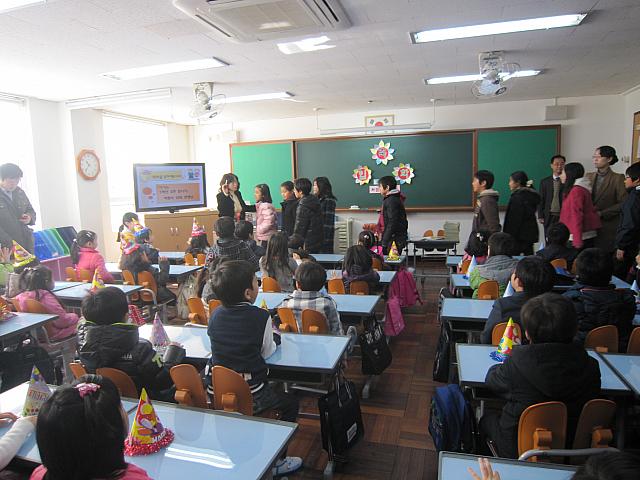 ピカピカの小学校1年生 韓国の入学式をのぞいてみよう プサンナビ