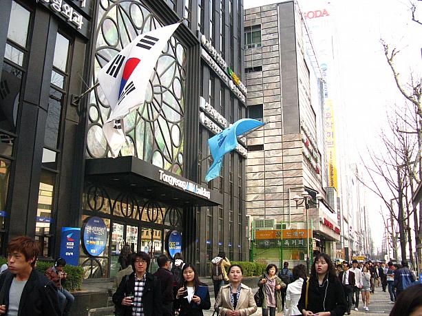 毎年そうだけれど、ソウルの春は風が強いですもんね。この風にのって黄砂が運ばれてきているのかな～？！