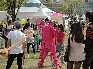 写真で見るHi Seoul Festival（ハイソウルフェスティバル）２０１１～その１！ Hi Seoul Festival ソウル　お祭り 韓国　イベント ノンバーバルパフォーマンス レインボードロップス グレートブックソウル　ストリートパフォーマンス