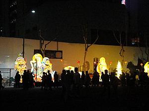 パレードのあと、燃灯は終点でそのまま展示されます。