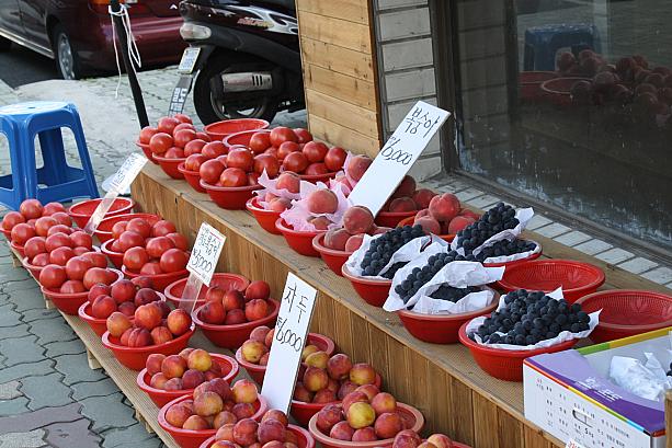 韓国の果物屋さんをのぞくと、必ずあるのがトマト！