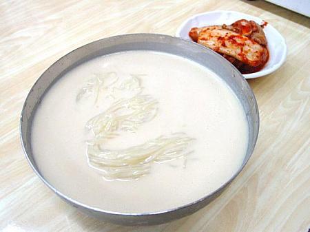 コングクス コンククス 大豆料理 豆乳麺 大豆汁麺 夏の料理 麺料理 韓国麺 黒コングクス コングッスコンクッス