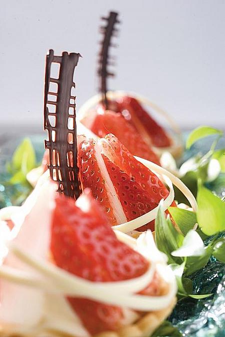 甘くて酸っぱいイチゴのデザートの誘惑!シェラトングランデウォーカーヒル、Very Berry Strawberryプロモーション