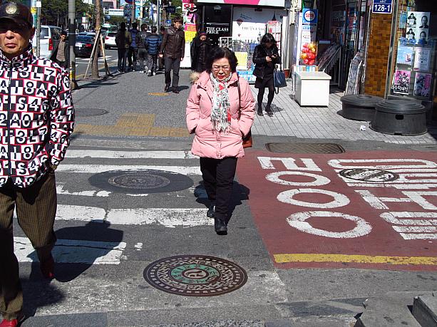 春らしい色合いの服ですが、朝はマイナス５度前後だったということもあって、ダウンジャケット着用。今日はダウン率高し！