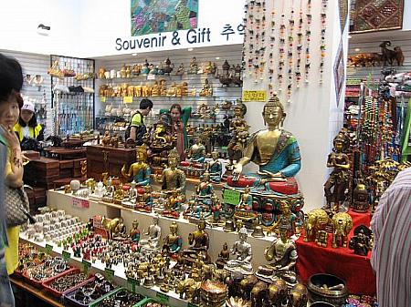 インド館には仏像がいっぱい。