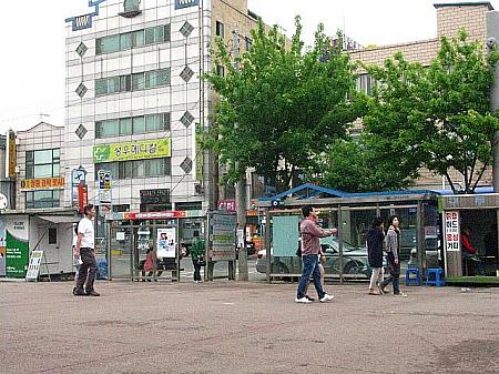 仁川駅前のバス停