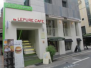 ソレマウルや三清洞にある人気のカフェ「5CIJUNG」の姉妹店「LEPURE CAFE」焼き立てふわふわスフレがおススメ