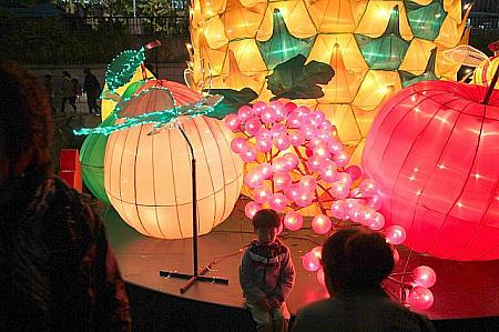 今年初参加となるシンガポールの「パイナップルの灯り」