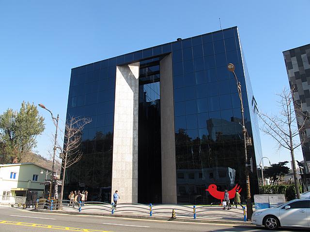 コムデギャルソン通り で街並みウォッチング ソウルナビ