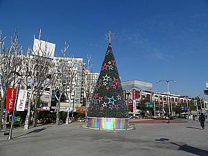 清涼里駅前の大きなクリスマスツリー。