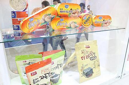 こちらは韓国でツナ缶が有名な会社。やっぱりマグロの加工食品をたくさんやってるんですね。メロ（銀むつ）焼きの冷凍食品も～