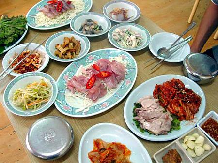 たみの韓国料理かぶりつき、第２回～ホンオサマッを食べてみよう！ エンナル５ガ・ホンタッチッ エンナル５ガホンタッチッ エンナルオーガホンタッチッ ホンオサマッ ホンオ三合ガンギエイ