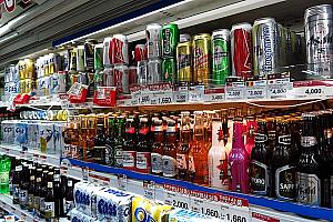 スーパーのビール陳列棚