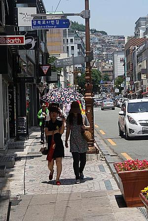 写真で見る釜山のファッションチェック！【2013年6月】 ナンポドン ファッション 夏服 サマーファッション レギンス 帽子 サングラス 釜山の服装 ６月の服装6月の服装