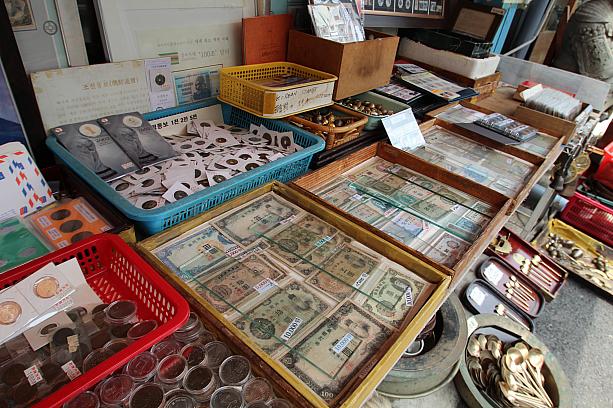 古紙幣や古いコインも！日本にもコレクターがたくさんいるんだとか？記念切手もありますよ＾＾