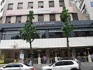 韓流スター、ソン・スンホンプロデュースのイタリアンレストラン「Black'Smith」