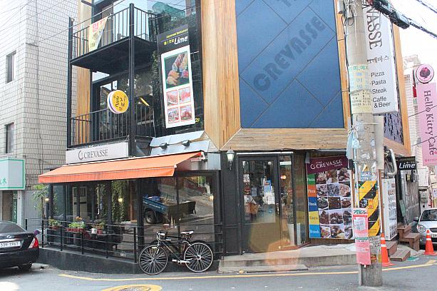 ブランチも出来ちゃうこんな落ち着いた雰囲気のお店もあるんですよ！