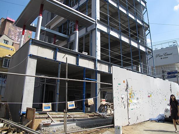 こちらでも工事中！大きな建物が出来るみたい！なにが出来るのかな～？？