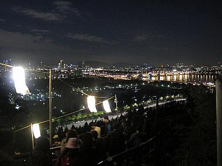 ハヌル公園から見えるソウルの夜景もきれい！