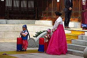 ソウルでお嫁入り！コリアハウスで伝統結婚式を挙げました！ 韓国の結婚 伝統婚礼 ペベク 韓国の結婚式 結婚式の服装結婚式のファッション