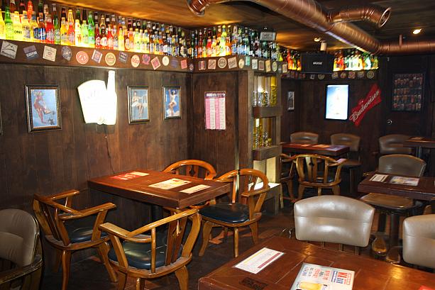 ビーチ沿いにはたくさんのバーがあります！