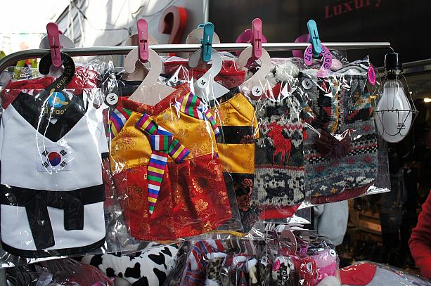 韓国らしいデザインの服も！お土産にもおススメです＾＾