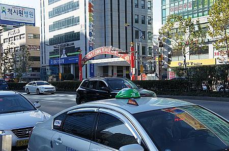 釜山駅からこの大通りの向こう側からスタート！