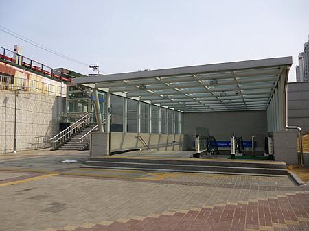 新しい西江駅