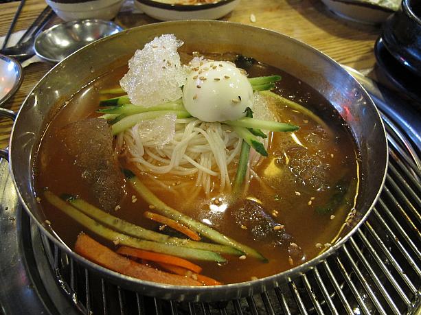 シメは冷たいヨルムグクス（大根葉キムチのスープの麺）を食べてすっきり！ランチをしっかり食べて午後もがんばりましょう～！