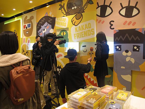 テレビ局も取材に来てる！やっぱり韓国で人気なんですね～