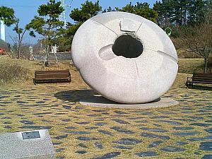 湫岩彫刻公園オブジェ