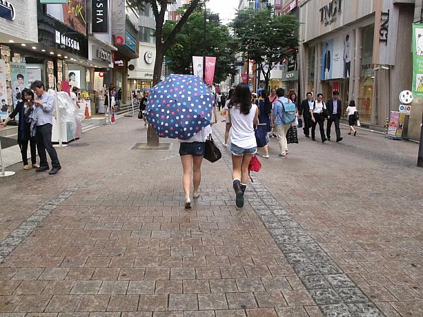 突然の雨に備えて、折りたたみ傘などの準備をお忘れなく！