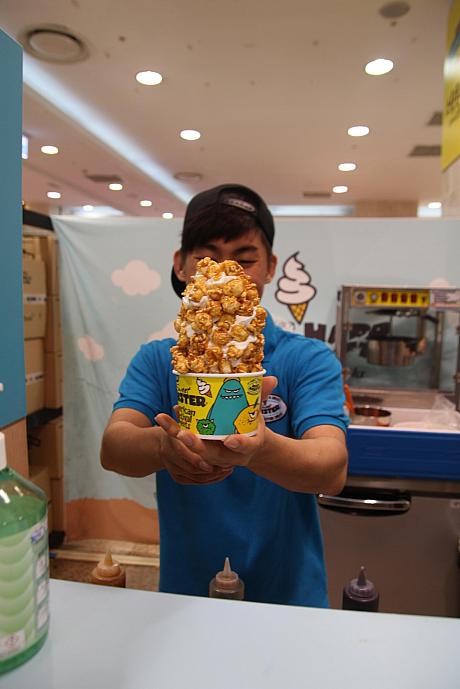 スイートモンスターのアイスクリーム！午後や週末は列を作るほどなんだとか！ロッテデパート釜山本店地下１階にお店がありますよぉ～！