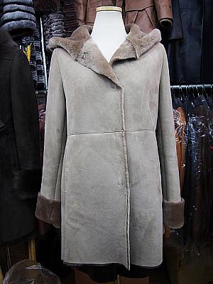 毛足カットのコート。品の良さとデザインのすばらしさが半端ない～
