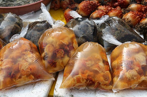 ホヤの皮を取り、そのまま食べられる状態にしても販売してくれます！