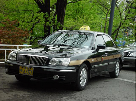 黒い模範タクシーよりも一般タクシーは断然リーズナブル