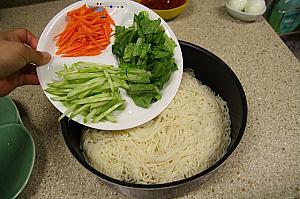 主婦料理企画・韓国料理を作ろう～ビビングクス編 夏の料理 麺料理 韓国料理 レシピ 簡単レシピ 涼しい料理 ビビン麺 ビビン ピビン ビビングクスピビングクス
