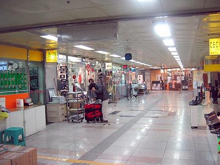 ソウルの地下商街 地下街 地下商店街 チハサンガ 地下道 地下鉄駅地下通路