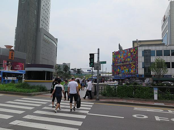 巨大な卸し売り市場が集まる東大門市場！