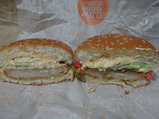 左がセウバーガー、右はワイルドシュリンプバーガー。思ったほど違いがない？