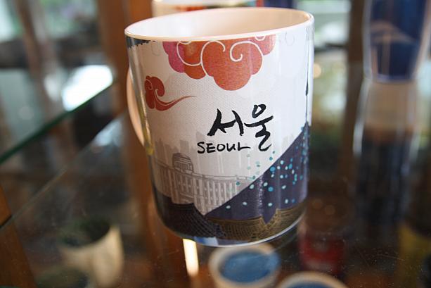 もちろん、同じ韓国、ソウルバージョンも店内にはおいてありますよ。次回の釜山旅行でぜひいかが？
