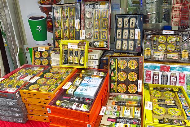 ツナ缶やポークランチョンミート、食用油、歯磨き粉、シャンプーなどは庶民的なソンムルセットの定番！