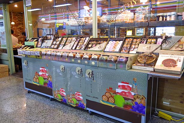 こちらはパン屋さんのソンムルセット。「情」にあふれてます・・・